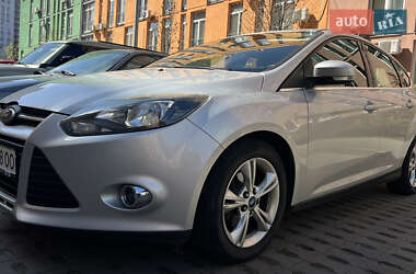 Хэтчбек Ford Focus 2013 в 