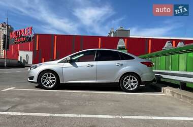 Седан Ford Focus 2015 в 