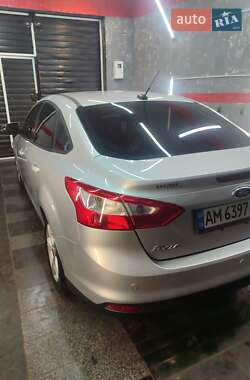 Седан Ford Focus 2014 в 