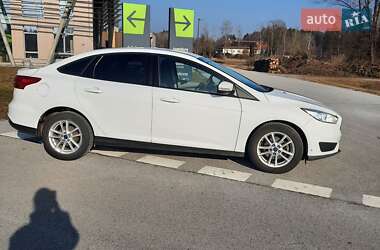 Седан Ford Focus 2015 в 