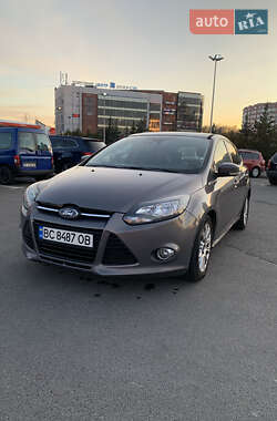 Хэтчбек Ford Focus 2011 в 