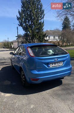 Хетчбек Ford Focus 2010 в 