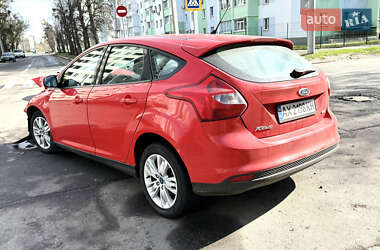 Хэтчбек Ford Focus 2013 в 