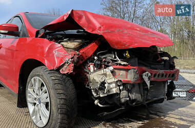 Хэтчбек Ford Focus 2013 в 