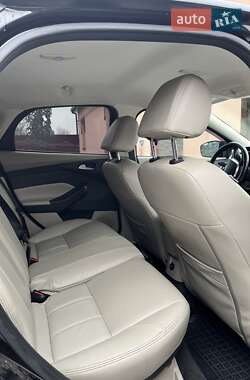 Хэтчбек Ford Focus 2013 в 