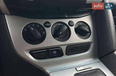Седан Ford Focus 2014 в 