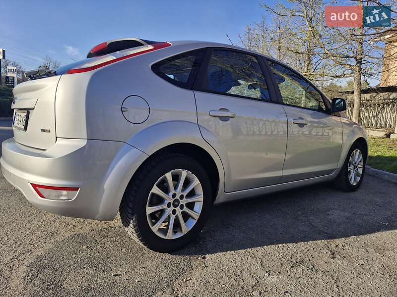 Хэтчбек Ford Focus 2010 в Голованевске