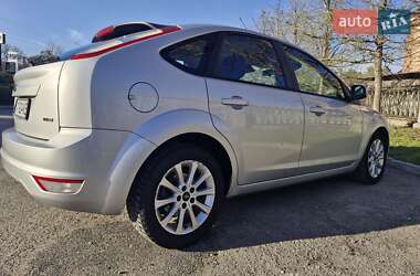 Хэтчбек Ford Focus 2010 в 