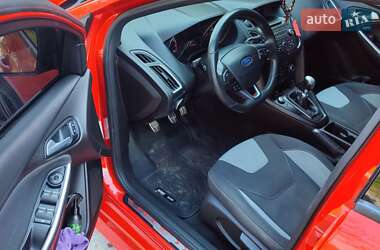 Хэтчбек Ford Focus 2016 в 