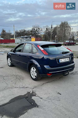 Хэтчбек Ford Focus 2005 в 