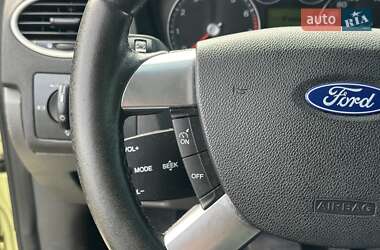 Седан Ford Focus 2005 в 
