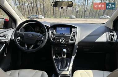Хетчбек Ford Focus 2016 в 