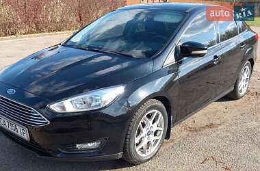 Седан Ford Focus 2015 в 
