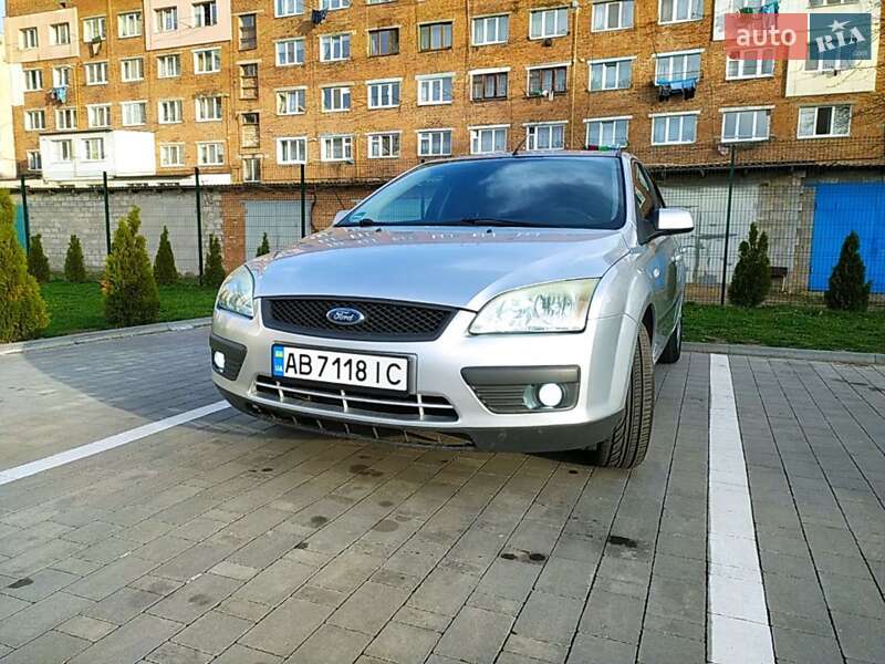 Хэтчбек Ford Focus 2006 в 