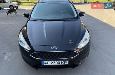 Седан Ford Focus 2015 в 