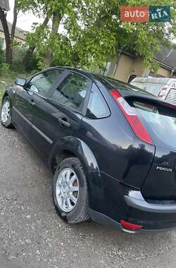 Хэтчбек Ford Focus 2005 в 