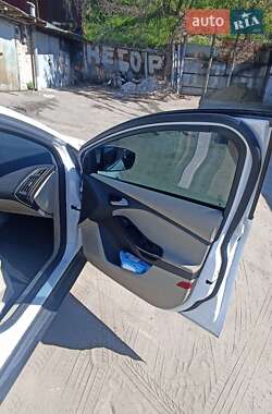 Хэтчбек Ford Focus 2013 в 