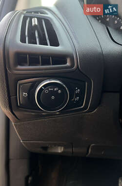 Хэтчбек Ford Focus 2014 в 