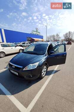 Универсал Ford Focus 2010 в 