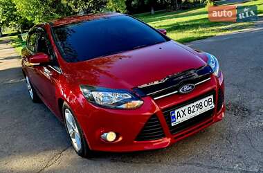 Хэтчбек Ford Focus 2013 в 
