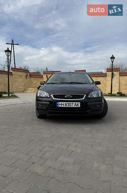 Хэтчбек Ford Focus 2005 в 