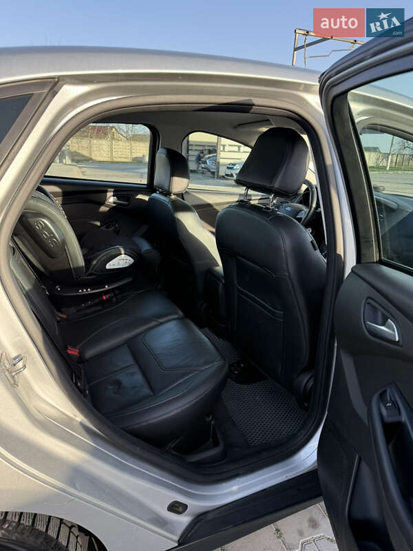 Седан Ford Focus 2016 в Киеве