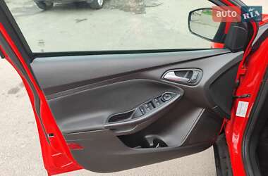 Седан Ford Focus 2015 в 
