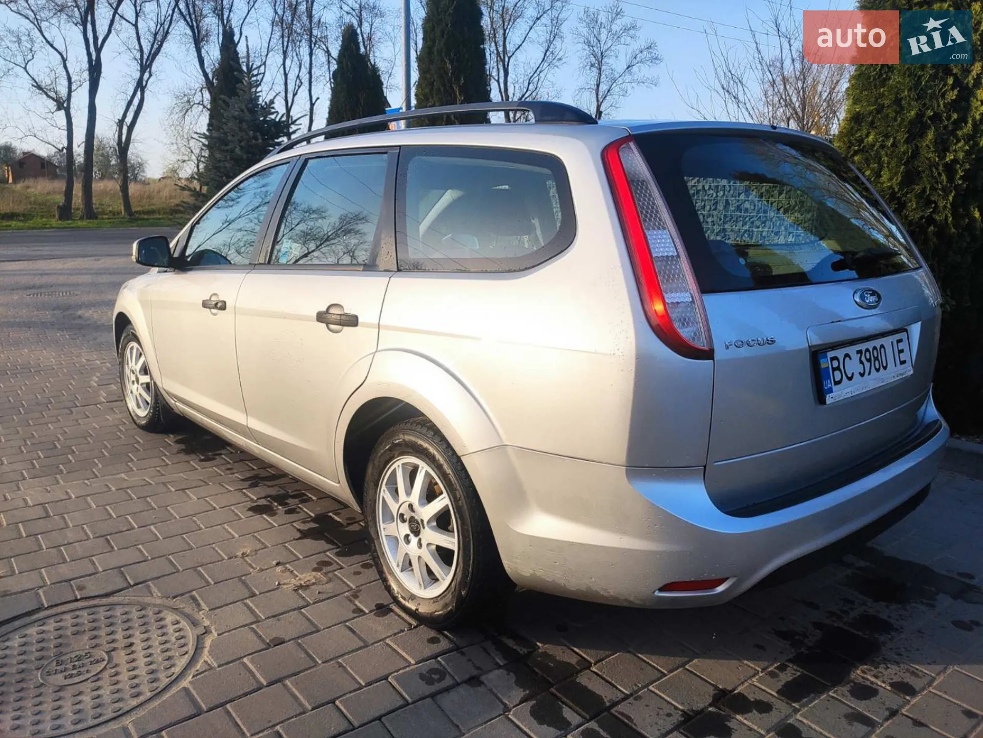 2010 Ford Focus - мініатюра 20