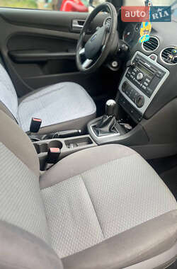 Хэтчбек Ford Focus 2006 в 