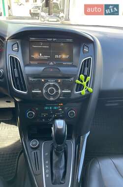 Седан Ford Focus 2015 в 