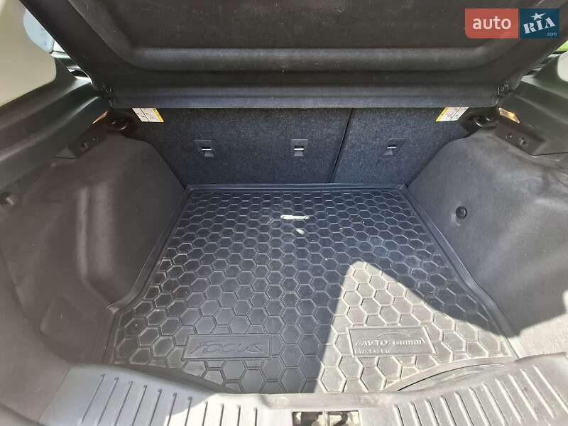 Хетчбек Ford Focus 2016 в Дніпрі фото 10 Хетчбек Ford Focus 2016 в Дніпрі