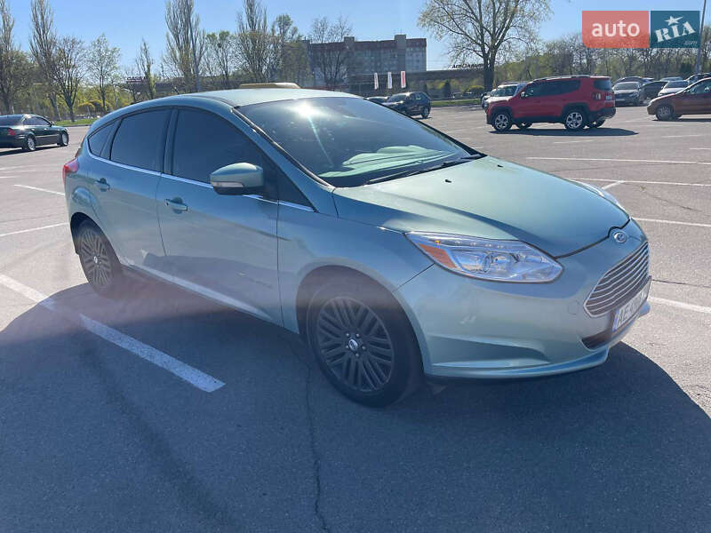 Хэтчбек Ford Focus 2012 в Днепре