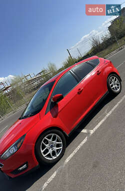 Хэтчбек Ford Focus 2015 в 