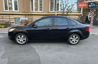 Седан Ford Focus 2010 в 