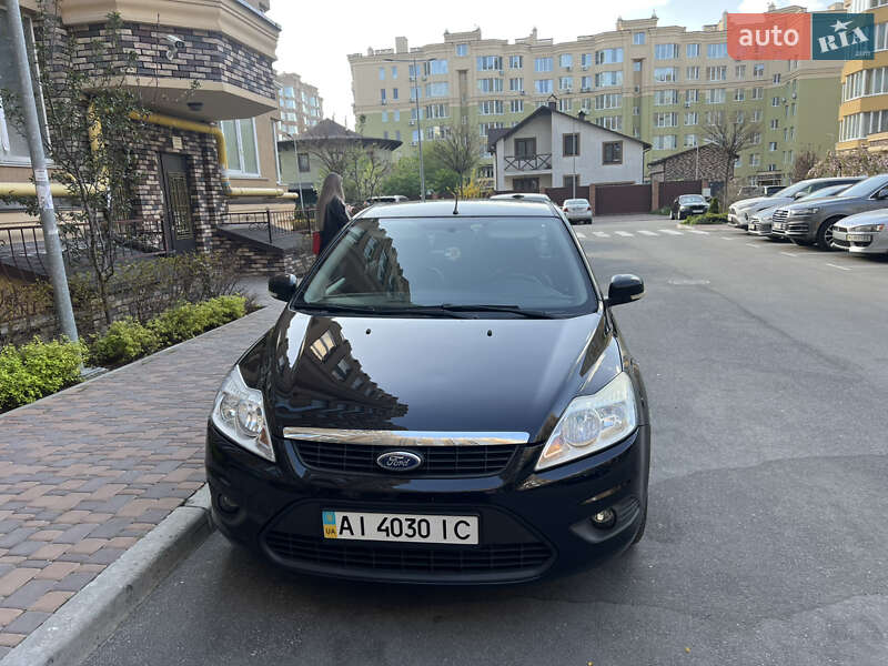Седан Ford Focus 2010 в 