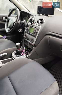 Хэтчбек Ford Focus 2006 в 