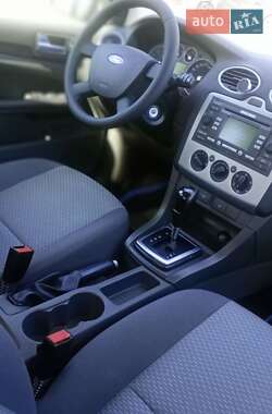 Хэтчбек Ford Focus 2006 в 