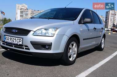 Хэтчбек Ford Focus 2005 в 