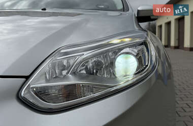 Хетчбек Ford Focus 2014 в 
