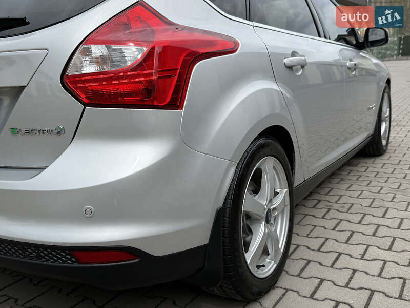 Хетчбек Ford Focus 2014 в Хмельницькому