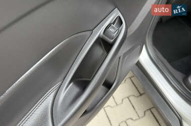 Хетчбек Ford Focus 2014 в 