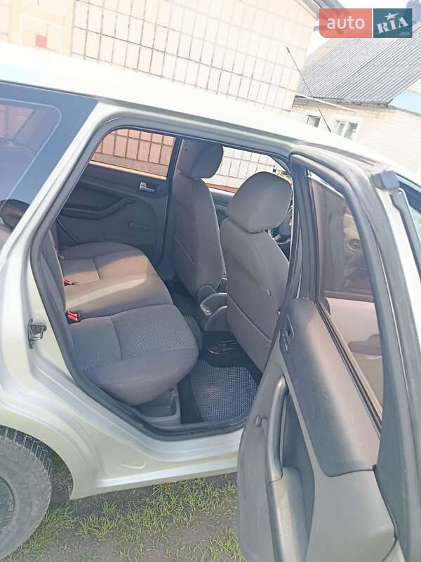 Седан Ford Focus 2005 в Камне-Каширском