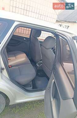 Седан Ford Focus 2005 в 