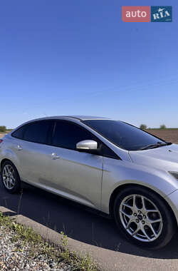 Седан Ford Focus 2015 в 