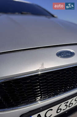 Седан Ford Focus 2015 в 