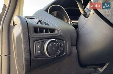 Седан Ford Focus 2017 в 