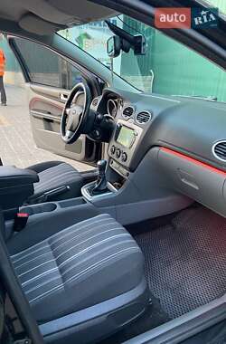 Хэтчбек Ford Focus 2009 в 