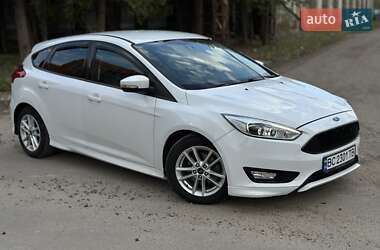 Хетчбек Ford Focus 2015 в 