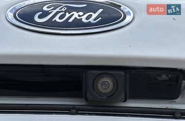 Хетчбек Ford Focus 2015 в 