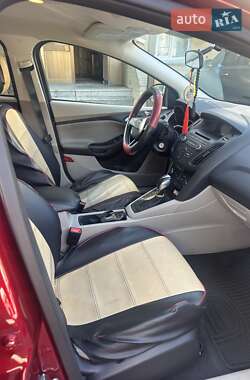 Хэтчбек Ford Focus 2015 в 